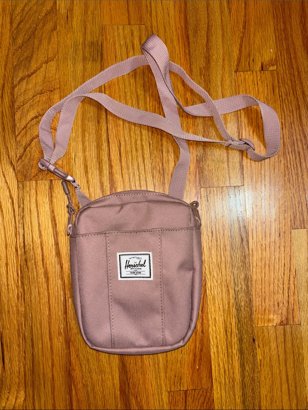 Herschel Supply Company Small Crossbody Bag in Dusty Rose